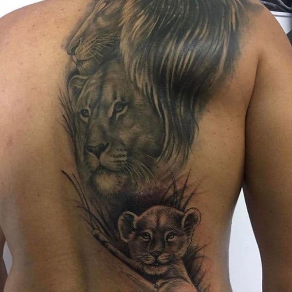 El novio de Amalia Granata completó su gigantesco tatuaje: el tierno significado