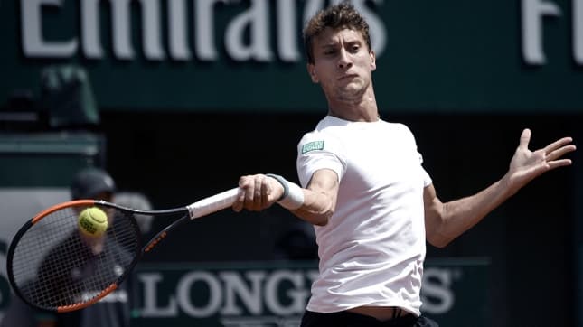 Renzo Olivo venció al 11 del mundo en Roland Garros