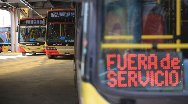 Continúa el paro en la línea 60, habrá nueva asamblea al mediodía