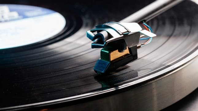 Casi 30 años después y ante la demanda global, Sony vuelve a fabricar vinilos