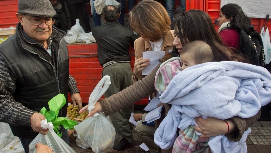 Productores encabezaron un «bananazo» en Plaza de Mayo en rechazo a las importaciones