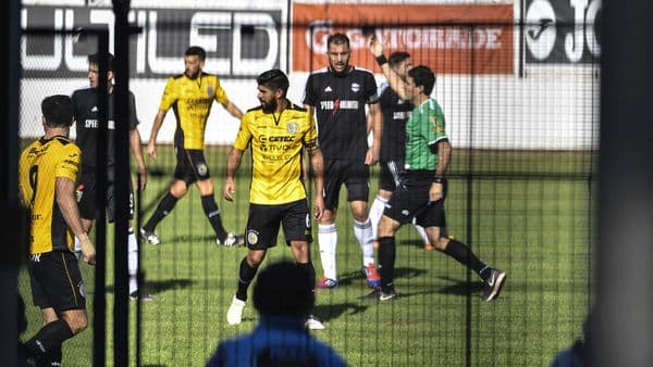 El partido de 5 minutos: Riestra resistió ante Comunicaciones y ascendió a la B Nacional