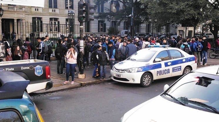 Murió la chica que se pegó un tiro en un aula del Colegio Nacional de La Plata