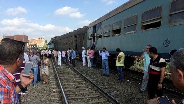 Tragedia en Egipto: al menos 36 muertos y un centenar de heridos por el choque entre dos trenes