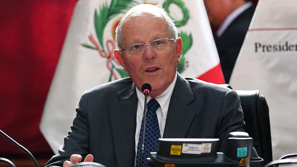 Los legisladores de Perú presentaron la solicitud para iniciar el proceso de destitución del presidente Kuczynski