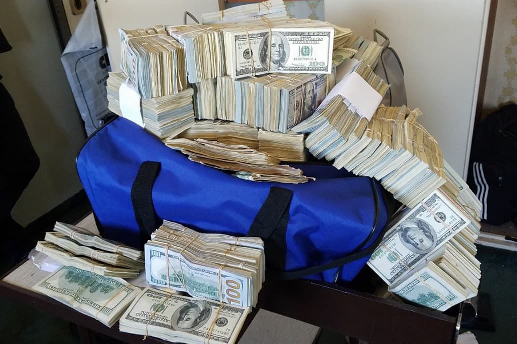 Desbarataron una «cueva» con US$ 5 millones originados en la venta de datos fiscales de la AFIP