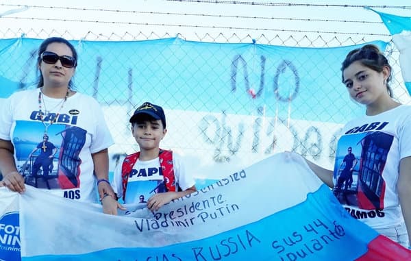«Mi marido me dijo que un submarino inglés los siguió», reconoció la esposa de un tripulante del ARA San Juan
