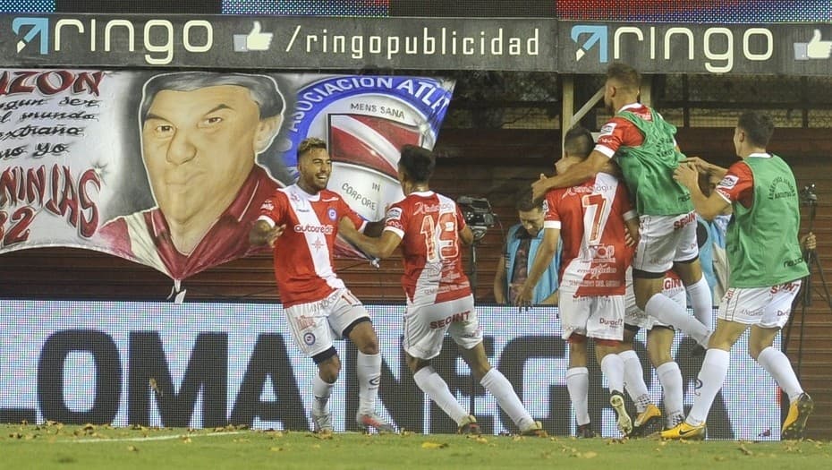Boca tuvo una noche muy mala y cayó con un sólido Argentinos