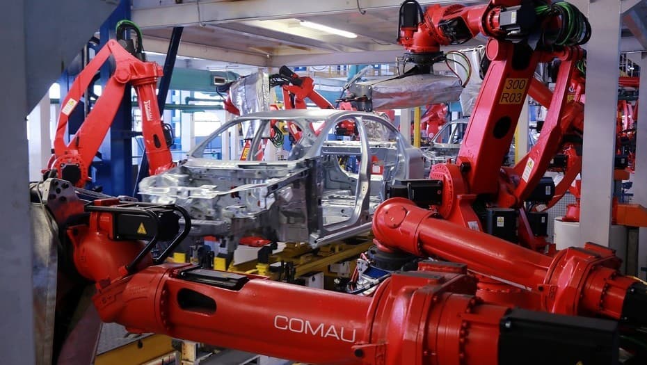 Por el repunte de la actividad, la industria aumenta el uso de sus fábricas