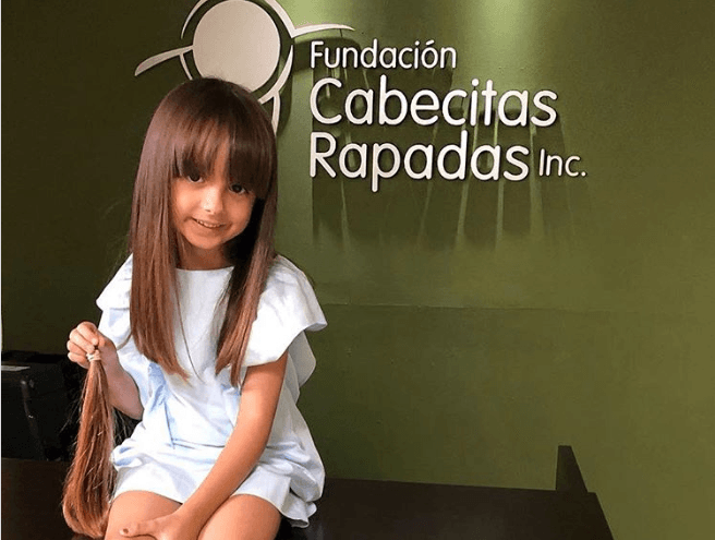 La hija de Luis Fonsi donó su pelo a una fundación de pacientes con cáncer