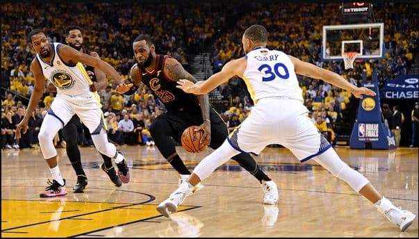 LeBron James y los Cavaliers van por un triunfo para no dar por perdida la final de la NBA
