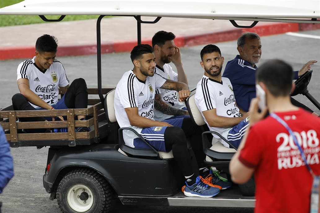 Sampaoli encontró la formación: apuesta por Salvio por derecha, el doble 5 y Agüero de 9