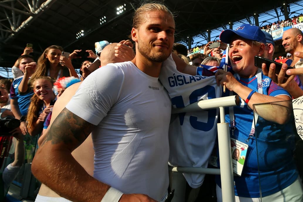 Conocé a Rurik Gislason, «el 19 de Islandia» que causa furor en las redes sociales: jugador, político y modelo