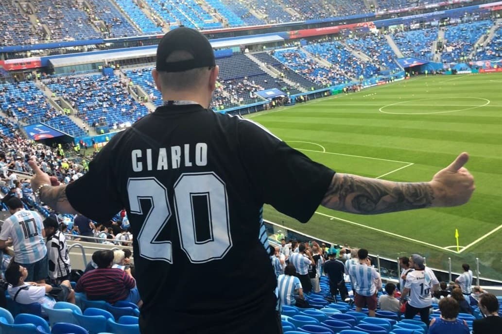 Cumplía una condena por estafa, viajó al Mundial y quedó detenido por publicar fotos en las redes sociales