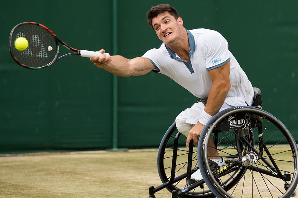 El luchador sobre ruedas: Gustavo Fernández eliminó al Nº 1 y busca el título en Wimbledon
