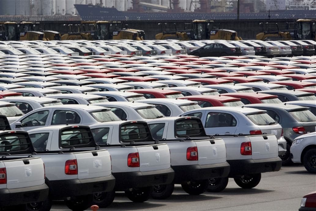 Digitalizarán los registros de autos para desarmar una millonaria caja política
