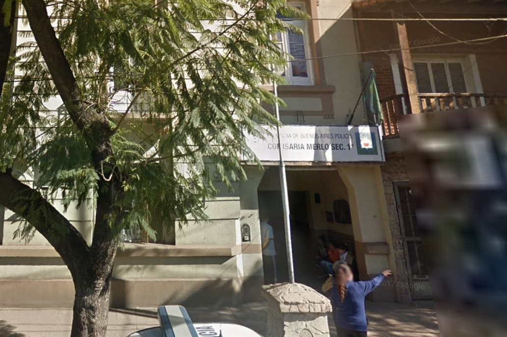 Dos presos cortaron una reja y se fugaron de una comisaría de Merlo