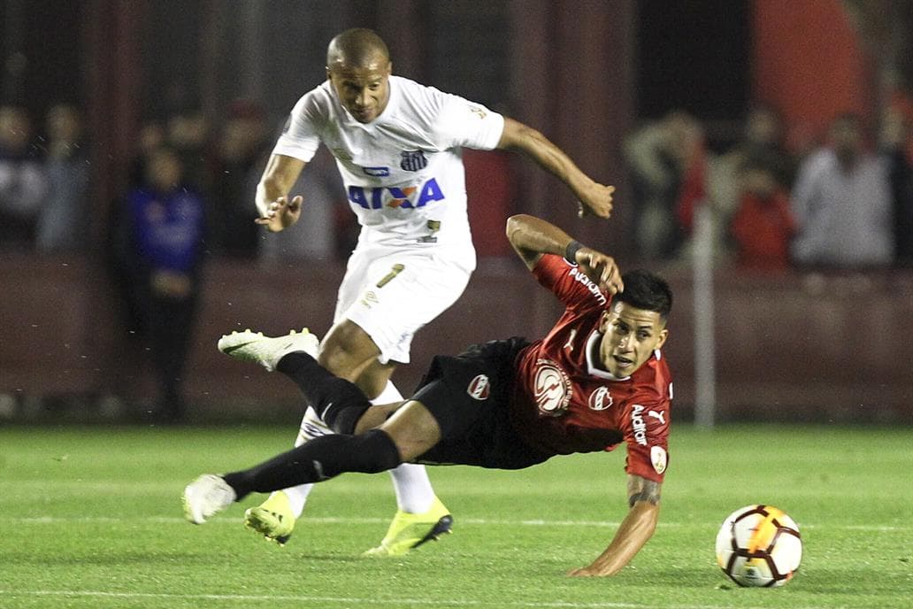 Le podrían dar por ganado a Independiente 3-0 el partido ante Santos por culpa de Carlos Sánchez