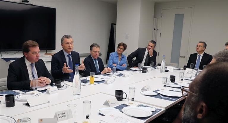 Duro pronóstico del Financial Times, tras visita de Macri: «La Argentina profundiza su crisis»