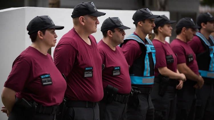 Un juez prohibió aplicar en la ciudad de Buenos Aires la nueva reglamentación policial sobre el uso de armas de fuego