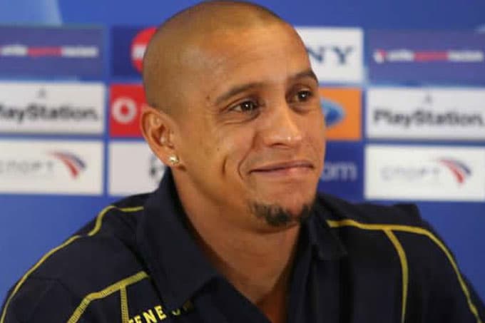 Desborde y gol: Roberto Carlos demostró sus habilidades a los 45 años