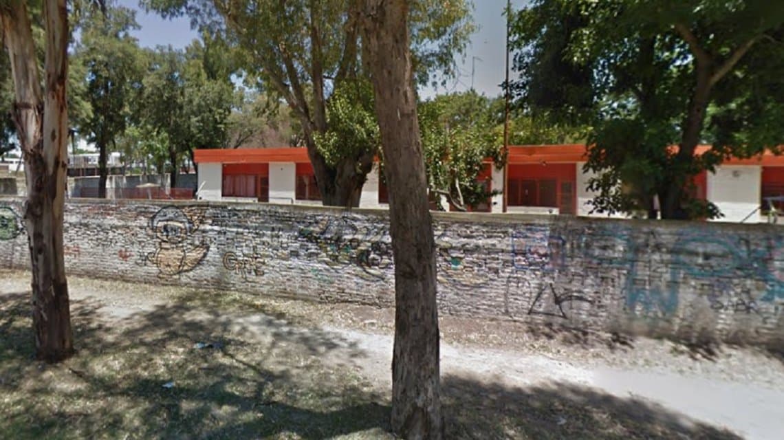 Bullying en Berisso: la golpearon en el recreo y filmaron todo