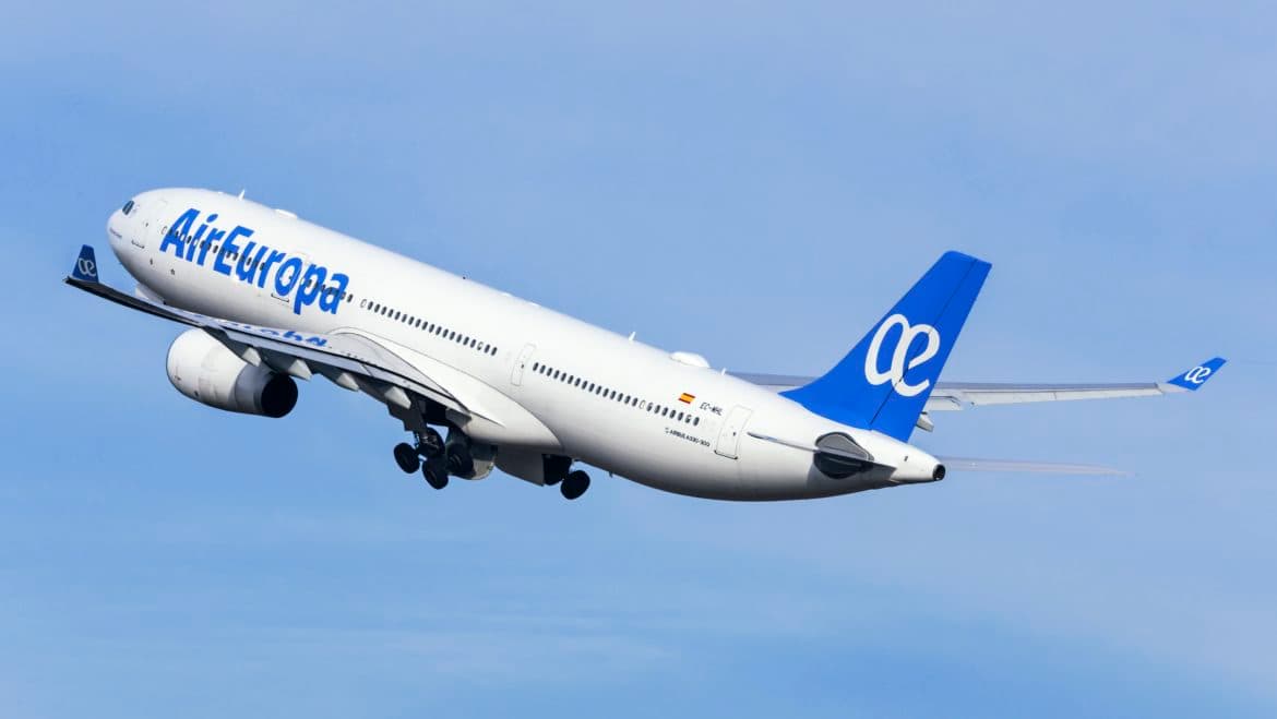 EEUU prohibió a sus aviones comerciales pasar a menos de 8.000 metros de altura sobre Venezuela y España suspende sus vuelos