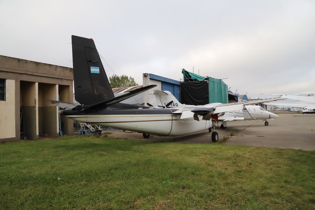Subastan un avión de Lázaro Báez