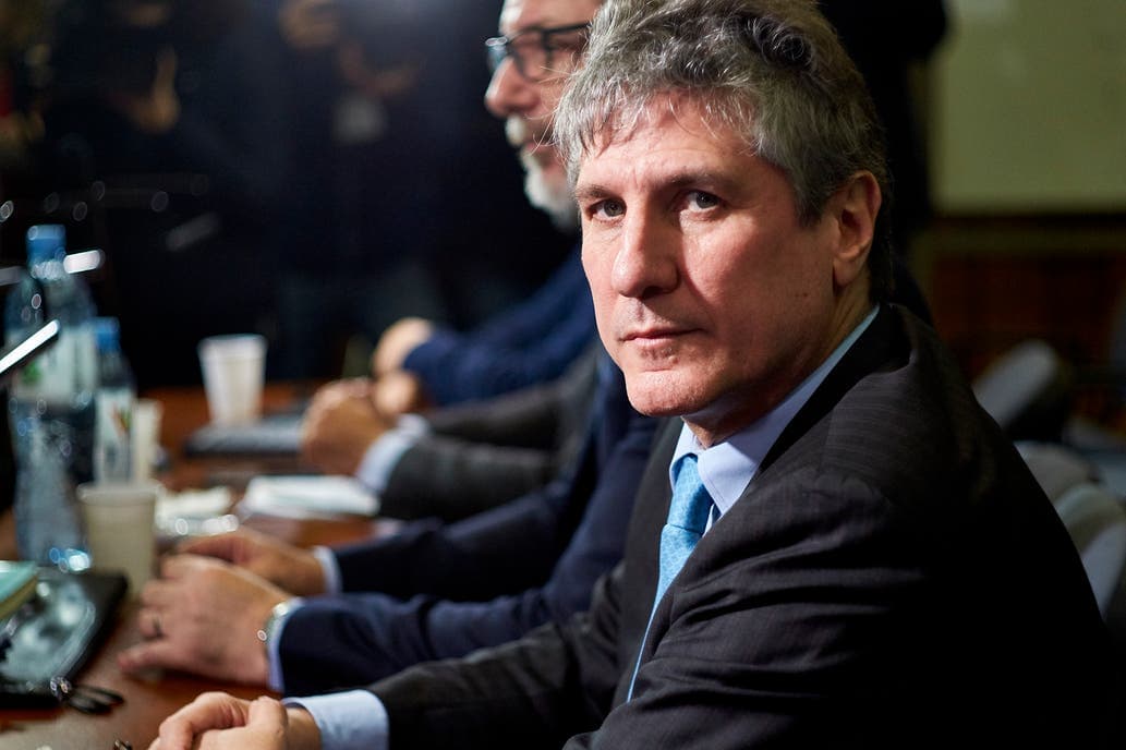 Tres años de prisión en suspenso para Amado Boudou en la causa de los papeles truchos para la transferencia de un auto