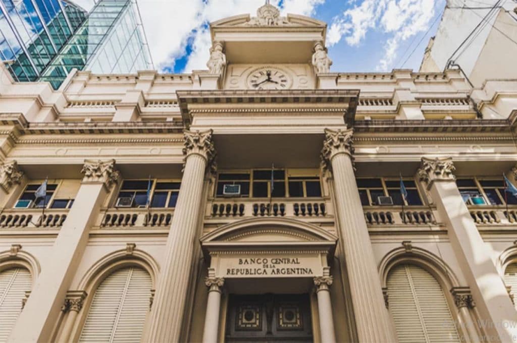 El Banco Central limitó el giro de utilidades de los bancos al exterior