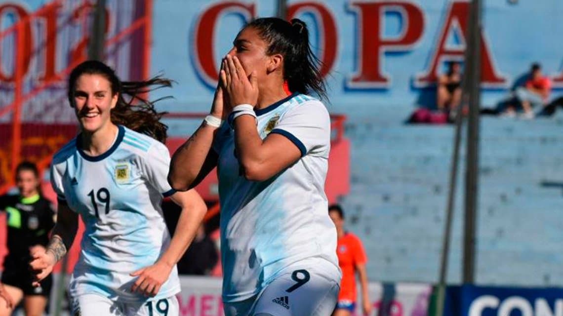 Balearon a una jugadora de la selección argentina durante el cortejo fúnebre de su hermano en Tucumán