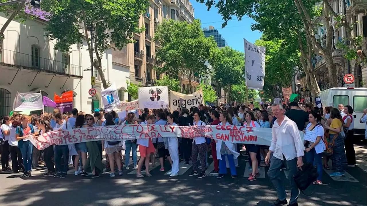 Médicos residentes instalarán una carpa blanca a la espera de la revisión de la nueva ley