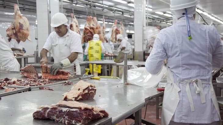 frigoríficos argentinos y podría ampliar la medida