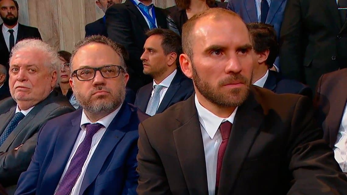 Guzmán brindará mañana su primera conferencia de prensa y anunciaría medidas