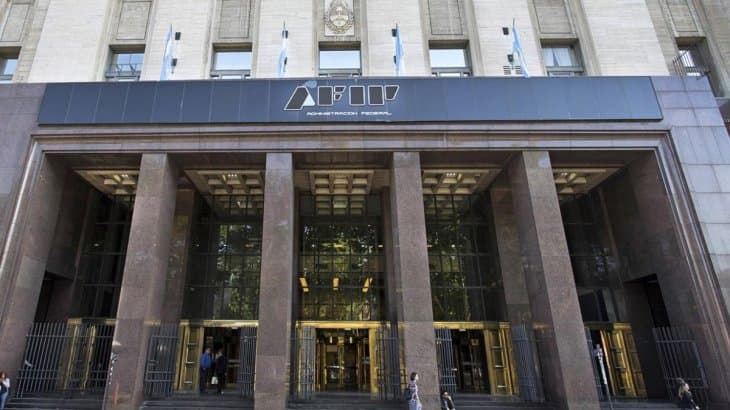 Allanan oficinas de la AFIP por causa Oil Combustibles