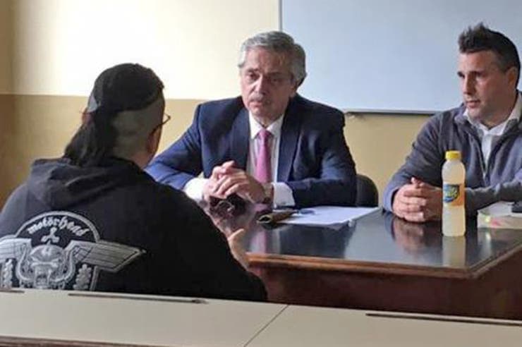 Alberto Fernández le toma examen a sus alumnos en la UBA