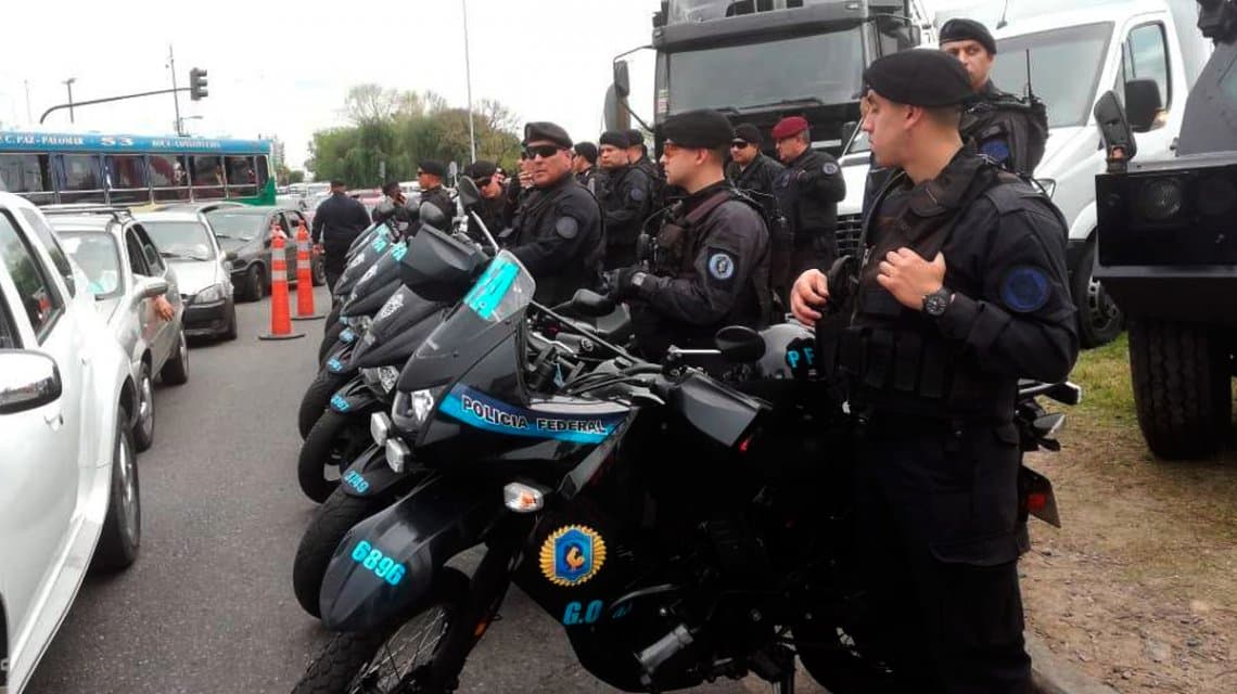 El ministerio de Seguridad derogó la doctrina Chocobar, el uso de las pistolas Taser y el Servicio Cívico Voluntario