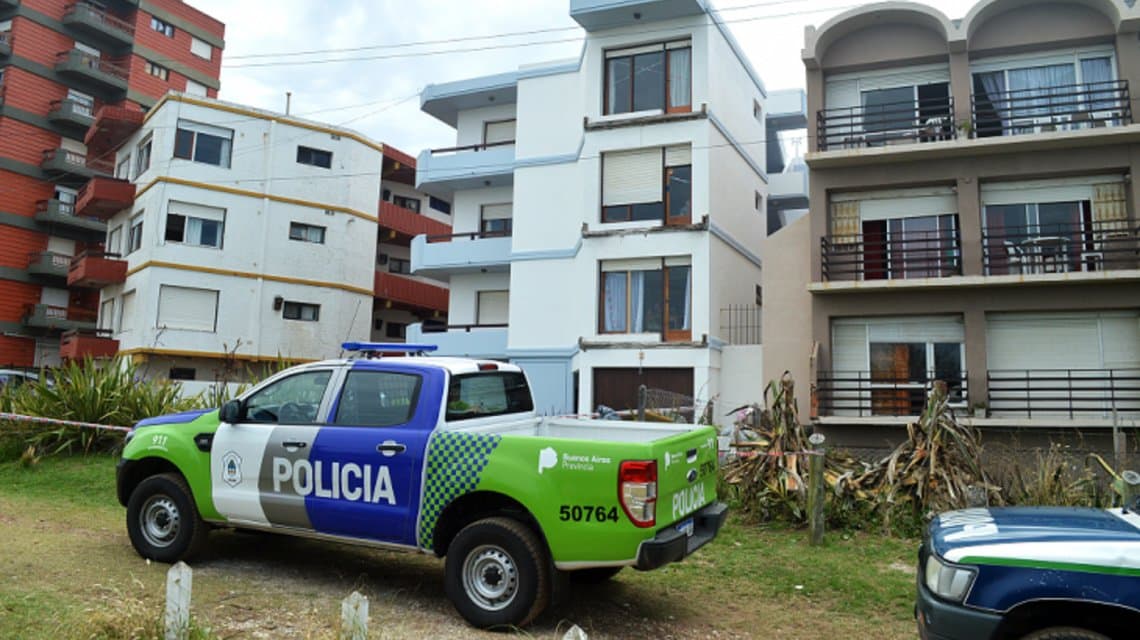 Peligro en Villa Gesell: se derrumbaron tres balcones de un edificio