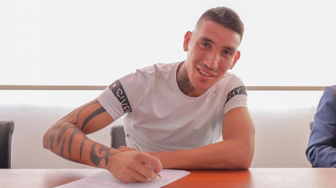 Centurión firmó el contrato a préstamo con Vélez