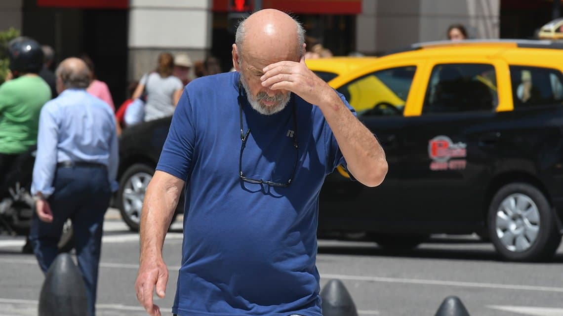 Rige una alerta amarilla por el intenso calor en la Ciudad y el Conurbano