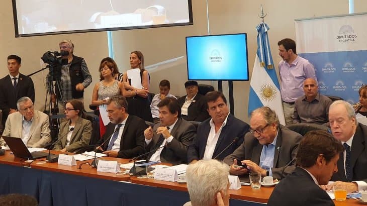 Diputados: el oficialismo aceptó cambios al proyecto de jubilaciones y hubo dictamen