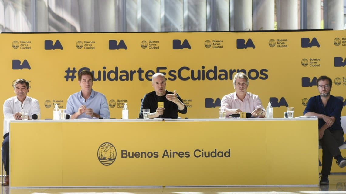 El Gobierno porteño aconsejó usar barbijos caseros al salir a la calle para evitar contagios