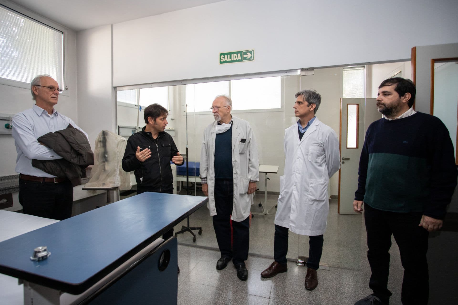 Cinco médicos y diez enfermeros del hospital que visitó Axel Kicillof dieron positivo por coronavirus