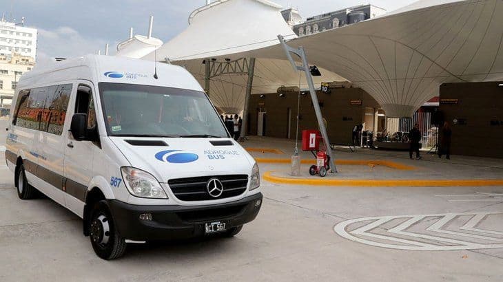 Volvieron a funcionar las combis que unen a Capital Federal y el conurbano