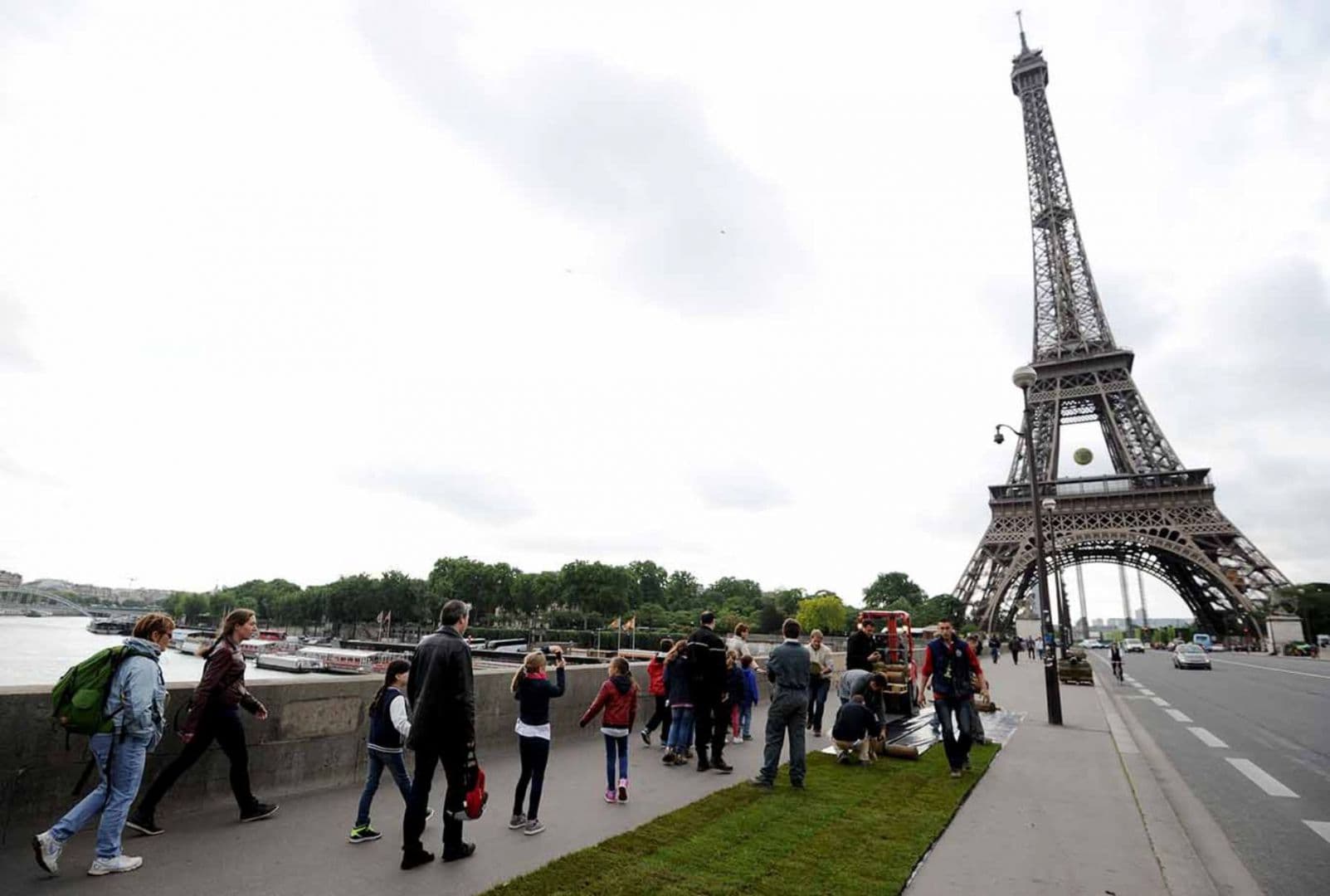 Francia: Tras 104 días, la Torre Eiffel reabrió sus puertas