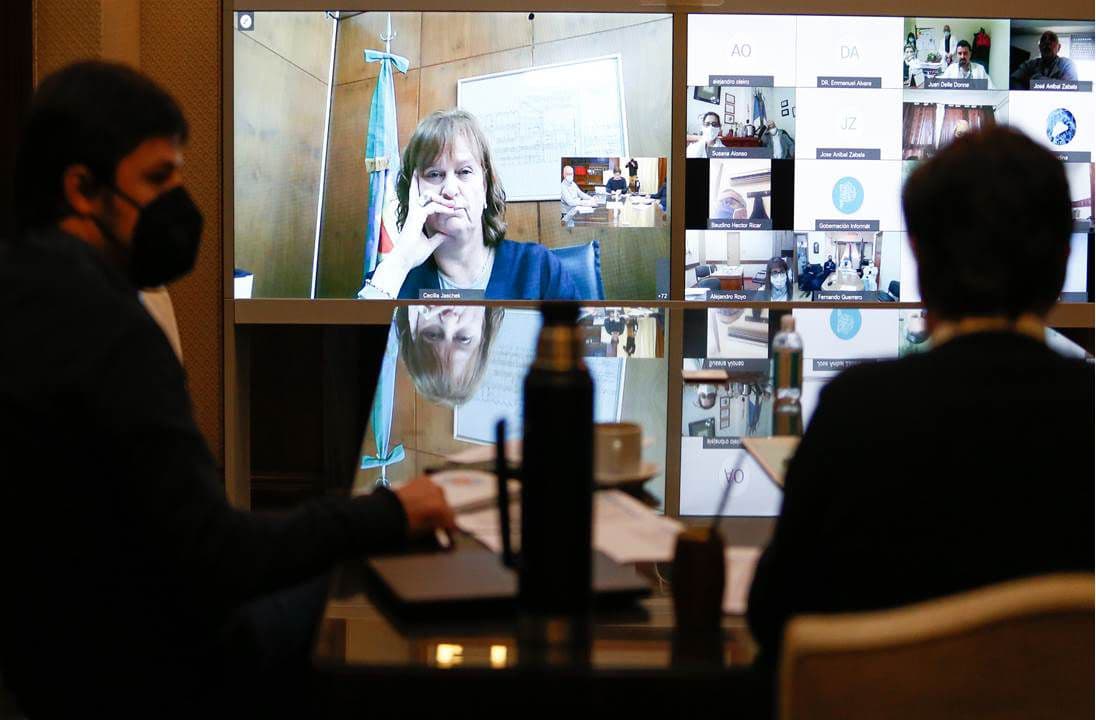 Axel Kicillof se comunicó con directores de hospitales bonaereses para conocer el estado de ocupación de camas