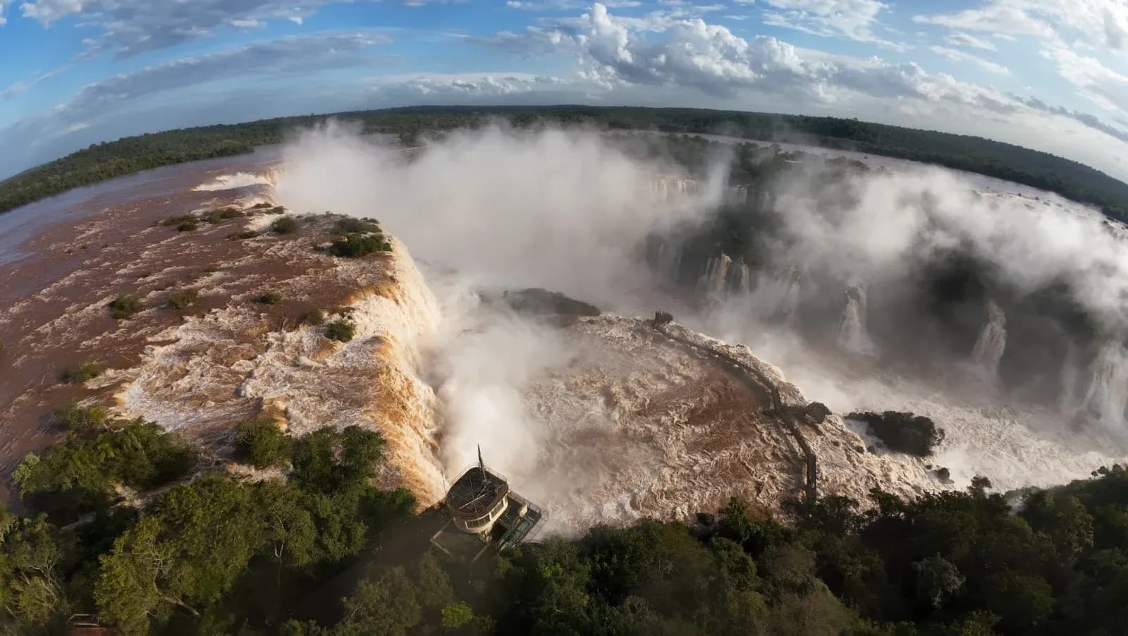 Cataratas cierra Garganta del Diablo por 40 días ante crecida esperada por El Niño