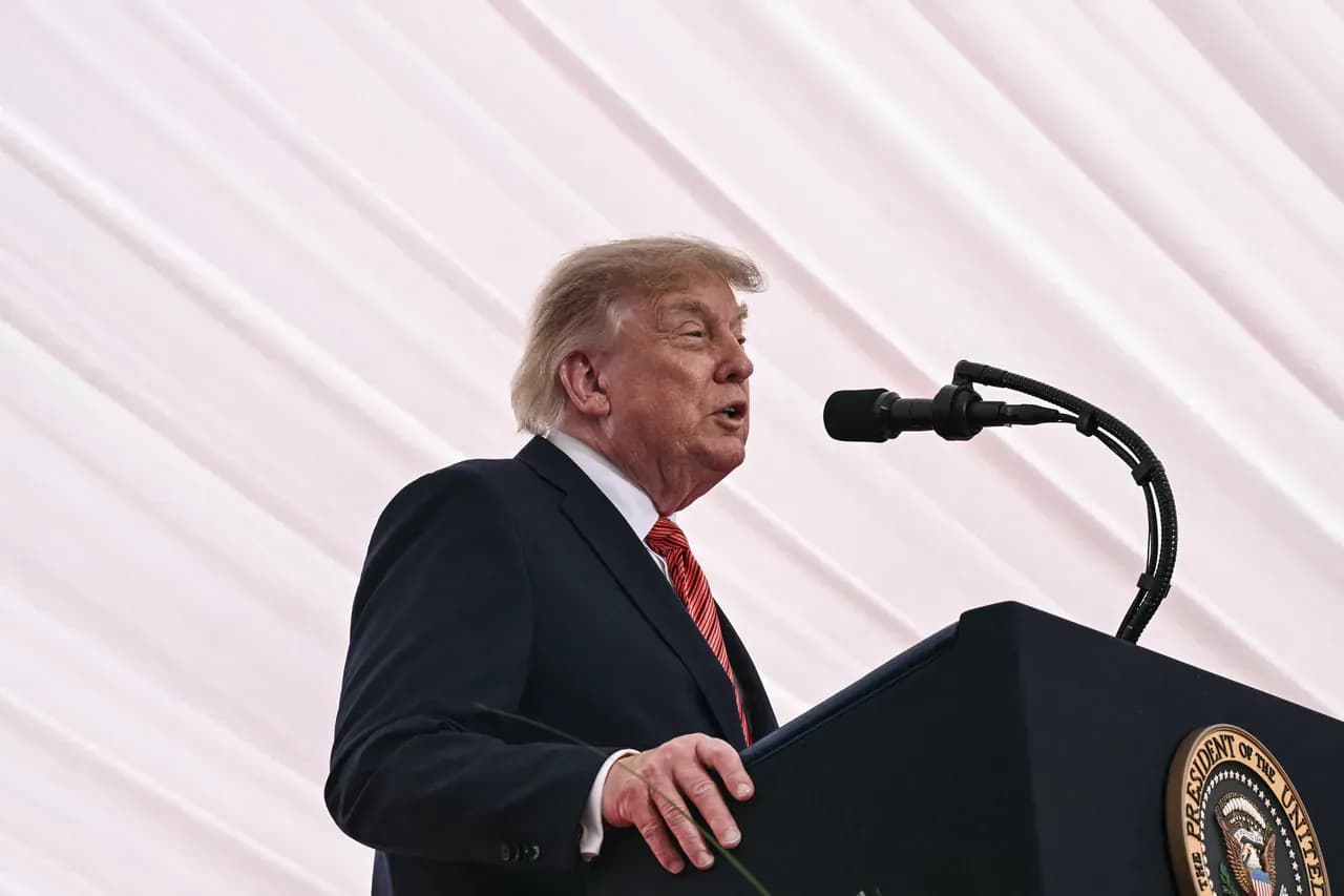 Trump advierte sobre riesgo de conflicto por Malvinas y ofrece mediar