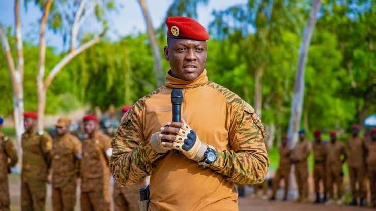 El presidente de Burkina Faso se arriesga a una sanción FIFA tras prometer intervenir en la federación