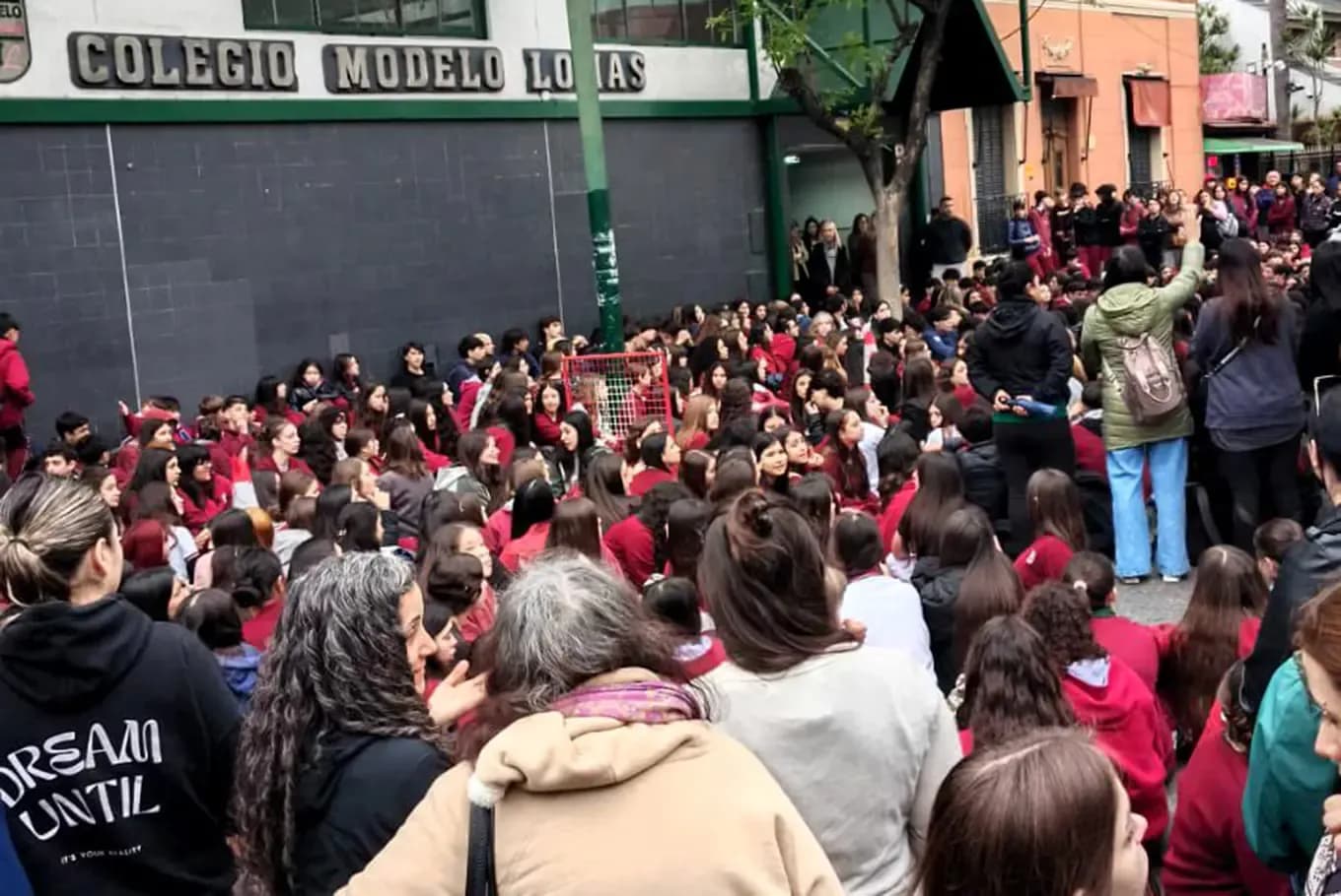 Vergüenza y silencio: el relato de una madre sobre imágenes deepfake en colegio